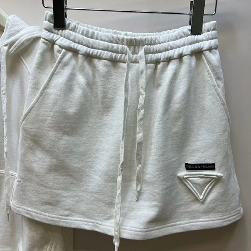 お洒落に♪プラダ ギャバジン ショートパンツ コピー ロゴ 上下セット puw75963