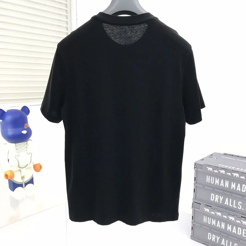 入手困難プラダ ロゴ コットンTシャツ 偽物 ブラック pux02777