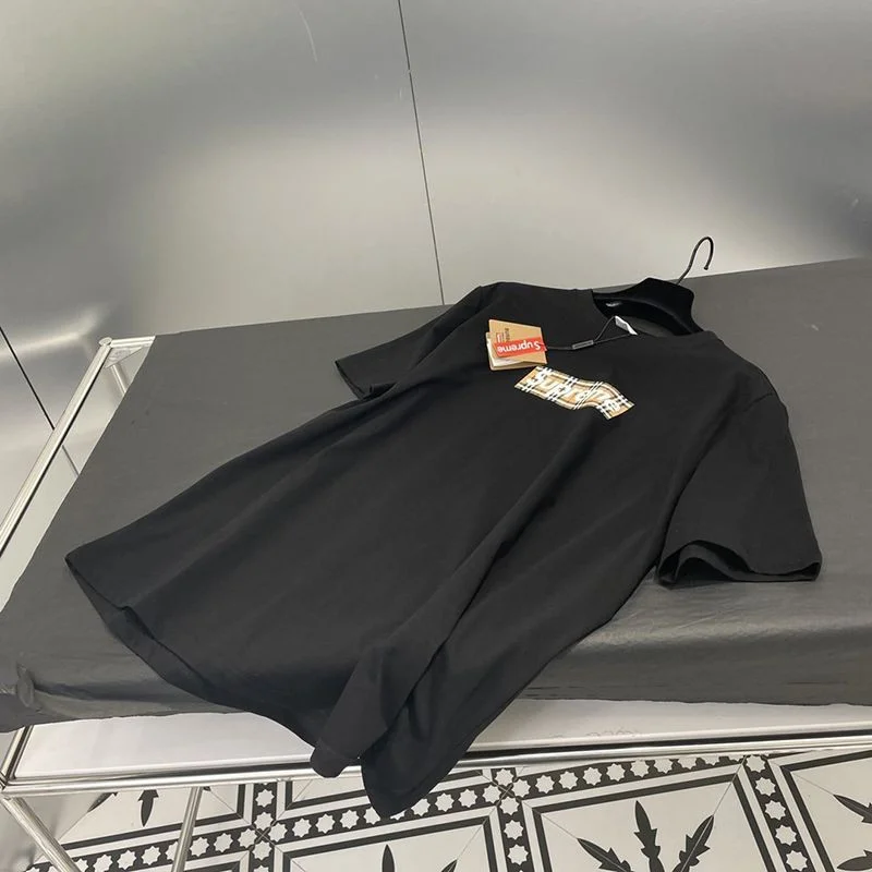 大人気!!新色最強コラボ シュプリーム × バーバリー ボックスロゴ Tシャツ 偽物 Sha47487