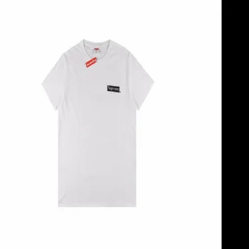 ☆超人気☆シュプリーム スーパーコピー ロゴ入り スモール ボックスロゴ Tシャツ Shb08304