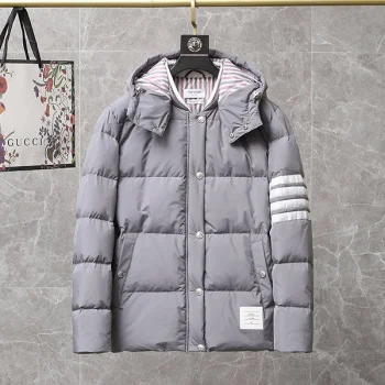 服 toe23983 スーパーコピー