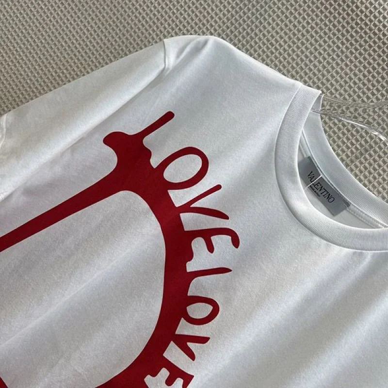 可愛いヴァレンティノ コピー LOVE Vロゴ コットン 半袖 Tシャツ Vun15448