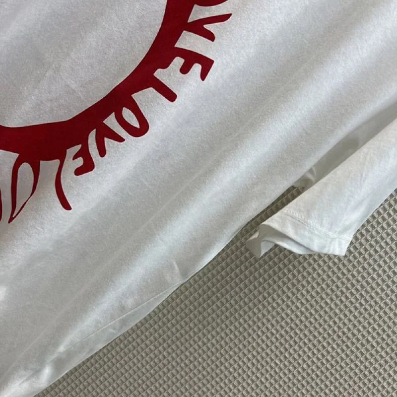 可愛いヴァレンティノ コピー LOVE Vロゴ コットン 半袖 Tシャツ Vun15448