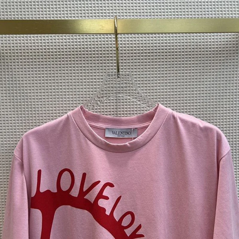 ヴァレンティノ 偽物 LOVE Vロゴ コットン 半袖 Tシャツ Vun68592