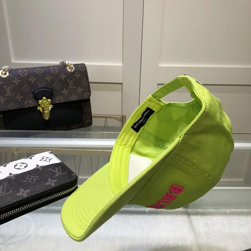 早い者勝ち♡バレンシアガ ホワイトロゴキャップ 偽物 bag33562