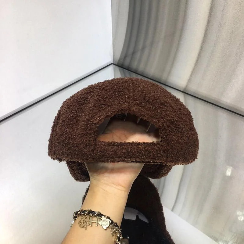《大人気》お洒落に♪ バレンシアガ ラムズウール キャップ bag90439