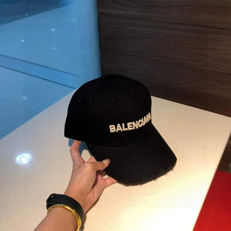 世界中で大人気♪バレンシアガ ロゴキャップ コピー bar78564