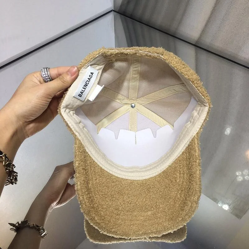 争奪戦 バレンシアガ ラムズウール キャップ 偽物N級品 bas55852