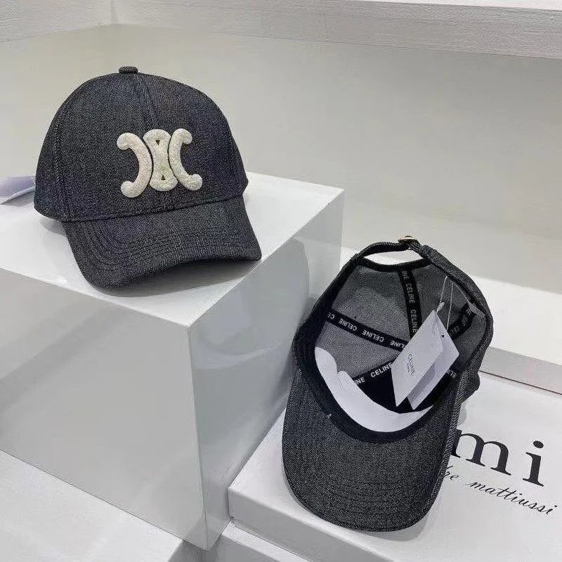 人気急上昇【セリーヌ キャップ 偽物】トリオンフ ベースボールキャップ コピー Cea76425