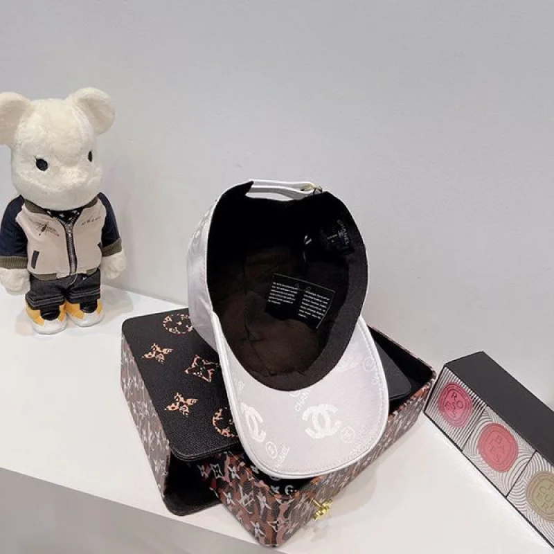 目を惹くカラーシャネル ダックビルキャップ コピー スパンコール CCマーク 4色 shk00548