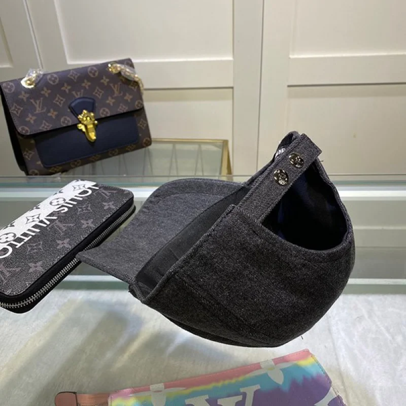 【キラッと煌めくCCマーク】シャネル ロゴキャップ 偽物 shs89570