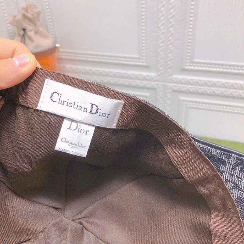 目を惹くカラー ディオール オブリーク 偽物 ベースボールキャップ deb95565