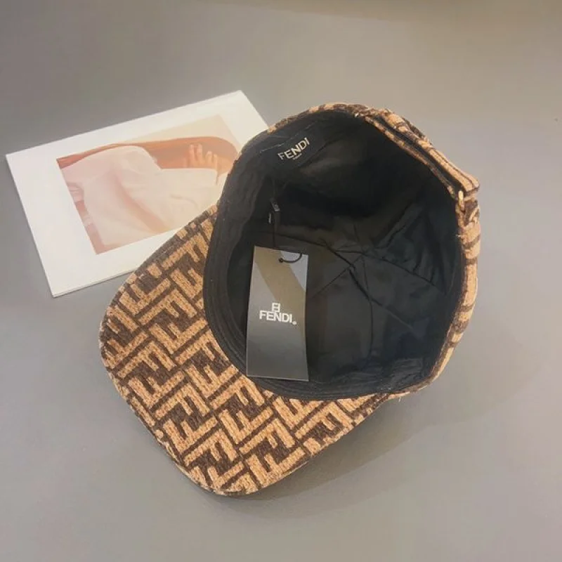 フェンディ FFモチーフ キャンバス コピー ロゴ ベースボールキャップ