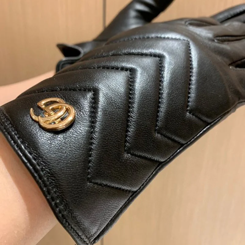 すぐ届く【グッチ 偽物】〔GGマーモント〕シェブロン レザー グローブ guh76867