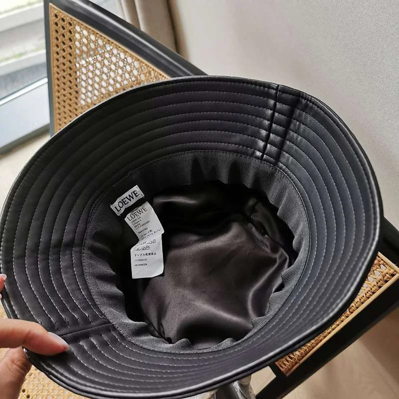 お洒落に♪<ロエベ キャップ コピー>ロエベ バケットハット フィッシャーマン レザー loo26350
