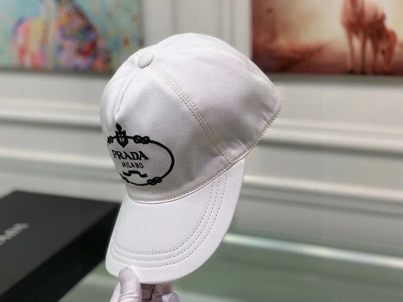 【日本未発売】プラダ ベースボールキャップ 男女OK puh31557