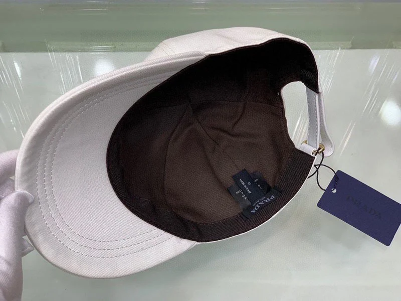 【日本未発売】プラダ ベースボールキャップ 男女OK puh31557