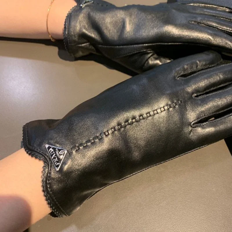 プラダ ロゴ付 ナッパレザー グローブ 偽物 pui33690