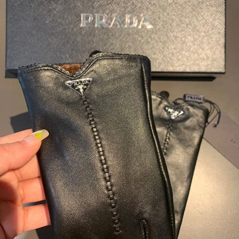 プラダ ロゴ付 ナッパレザー グローブ 偽物 pui33690