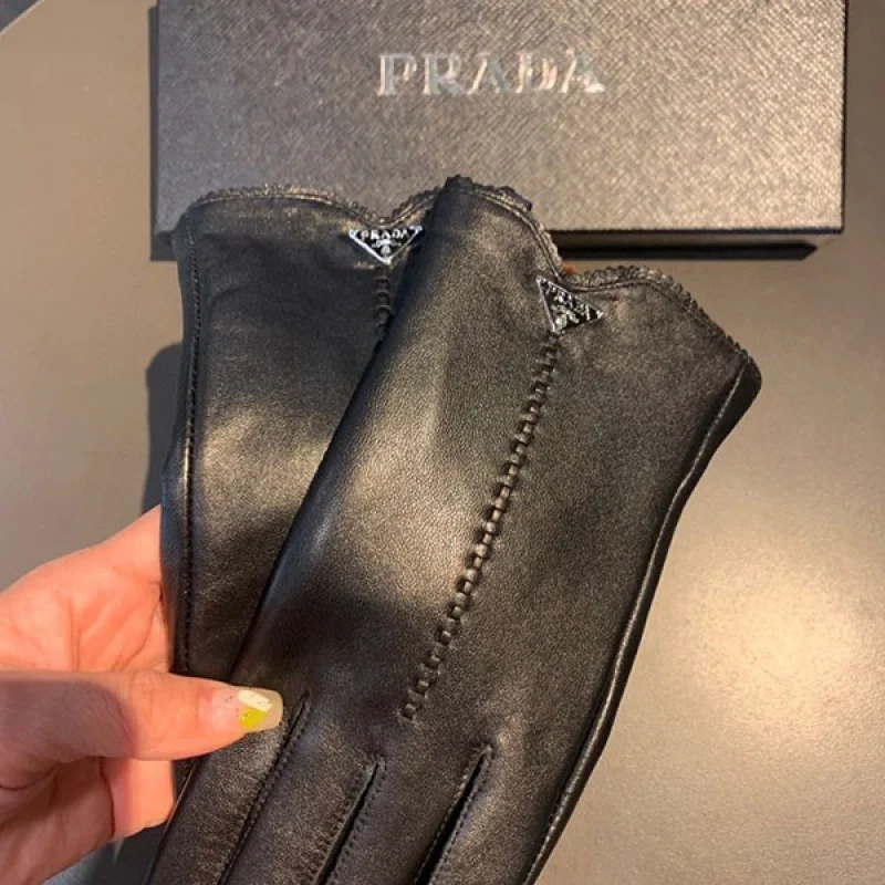 プラダ ロゴ付 ナッパレザー グローブ 偽物 pui33690