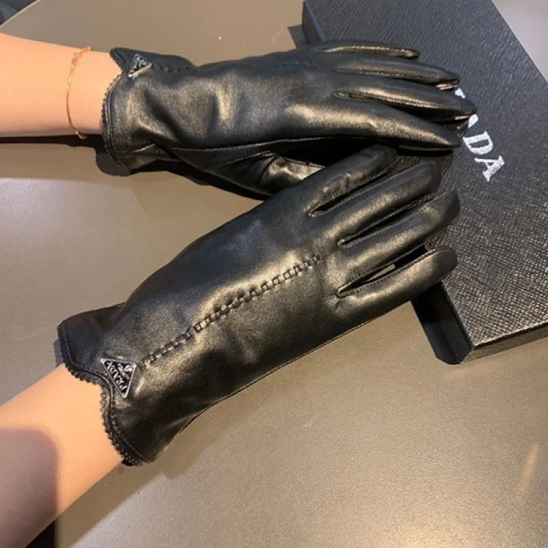 プラダ ロゴ付 ナッパレザー グローブ 偽物 pui33690