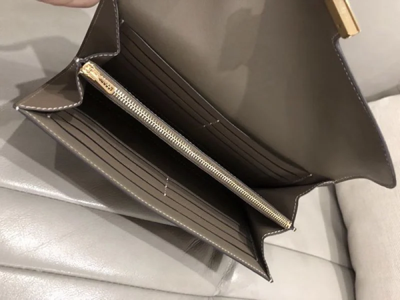 エルメス コンスタンス 偽物コピー ロング ウォレット he19055