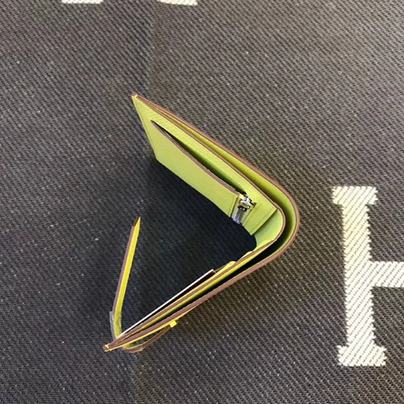 エルメス トエプソン 偽物コピー ベアン コンパク シルバーhe19065