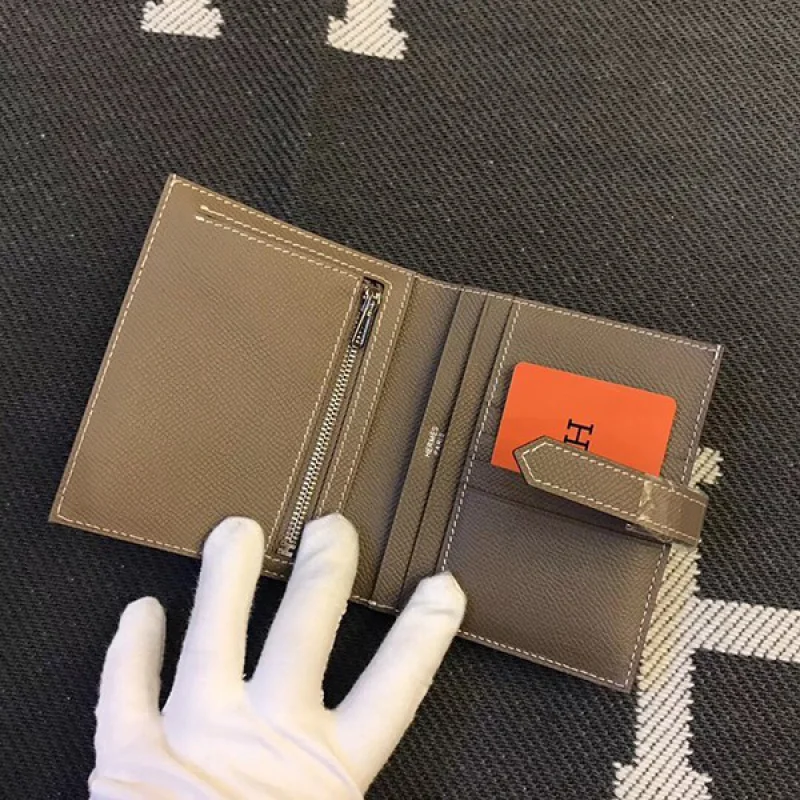エルメス トエプソン ベアン コンパク シルバー偽物コピーhe19070