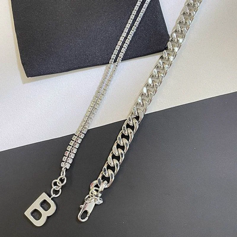 日本未入荷バレンシアガ Bロゴ シルバー チェーン ネックレス 偽物 bag43171