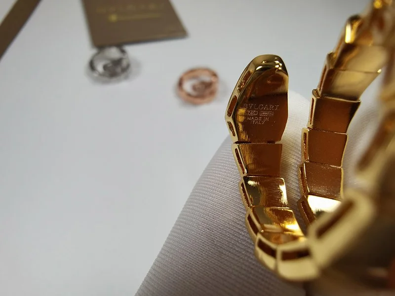 大人気 ブルガリ セルペンティ リング コピー 18Kゴールド Buc70832
