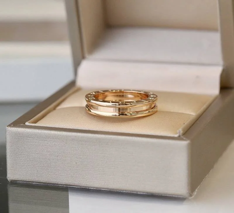 ブルガリ コピー 18K ゴールド ビー・ゼロワン 1バンドリングお洒落に♪ Buu01267