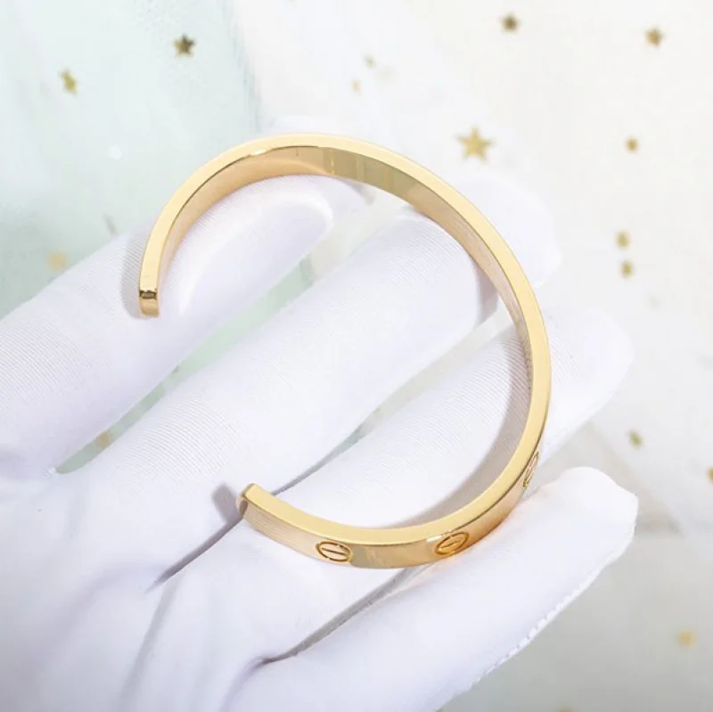 カルティエ LOVEブレスレット 偽物 18Kゴールド バングル kaa12632
