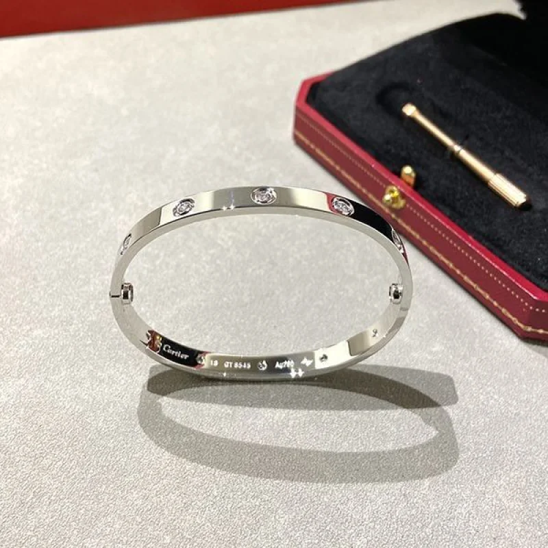 お洒落で可愛いカルティエ LOVE ブレスレット コピー kaa72379