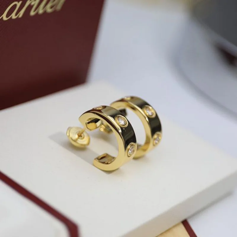 完売必至 カルティエ ギフトに◎LOVE ピアス 偽物 kak30571