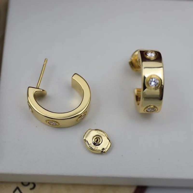 完売必至 カルティエ ギフトに◎LOVE ピアス 偽物 kak30571