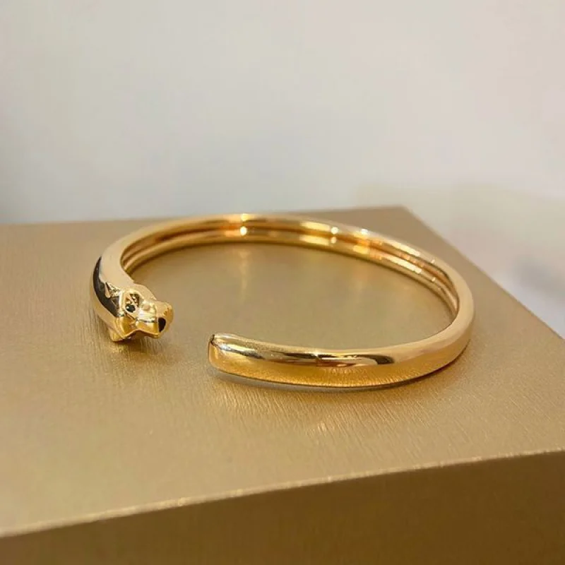 目を惹くカラー カルティエ パンテール ドゥ カルティエ ブレスレット kak98440