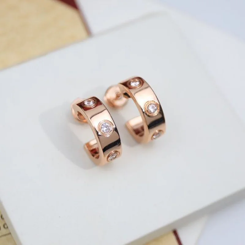 21-22AW カルティエ ギフトに◎LOVE ピアス コピー kam58516