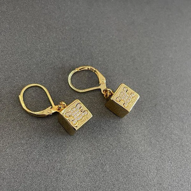 希少色セリーヌ トリオンフ キューブ ピアス 偽物 46Y876BZI35OR