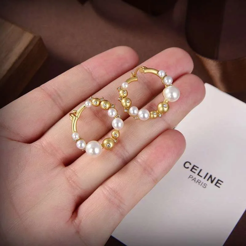 完売必至セリーヌ トリオンフ グラスパール 偽物 ピアス Ceq03246