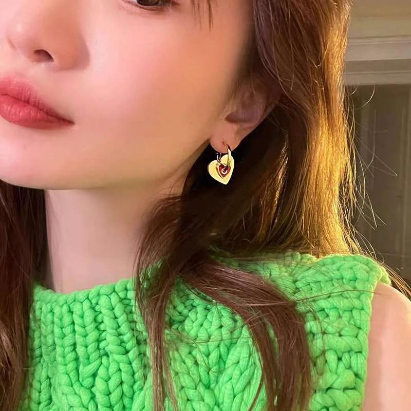 大人気!セリーヌ ハート ピアス スーパーコピー Cew30085