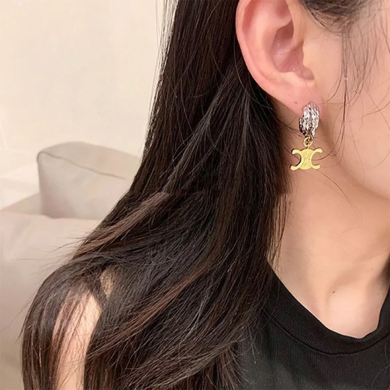 お洒落で可愛い セリーヌ トリオンフ ピアス 偽物 Cex40579