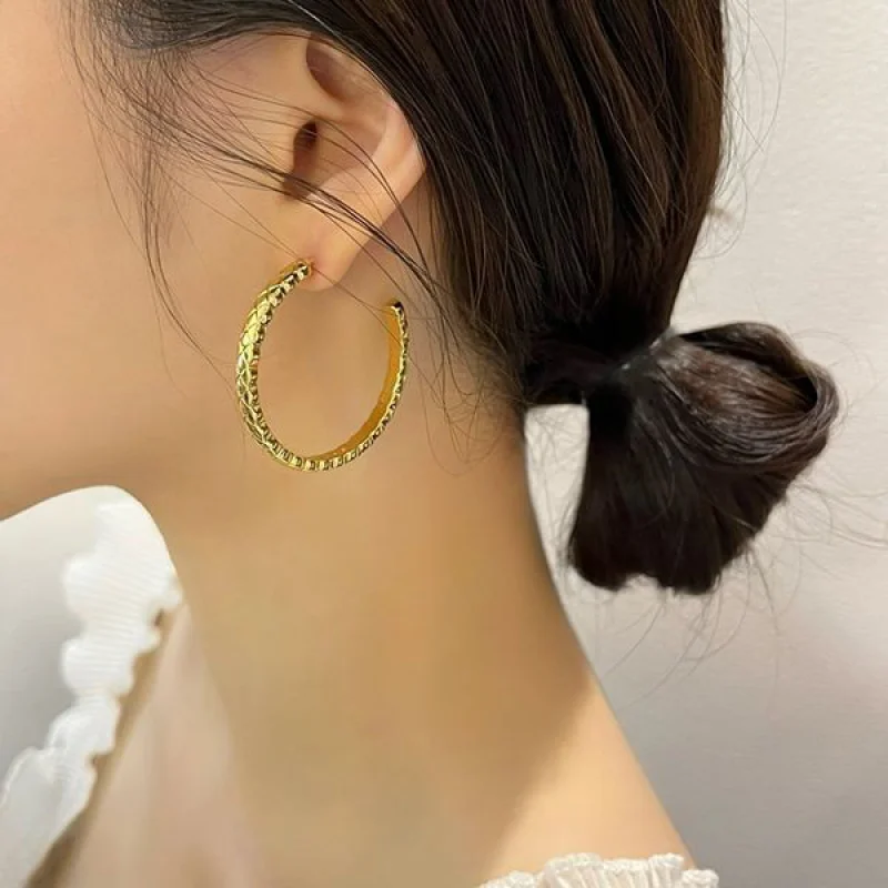 目を惹くカラー人気☆シャネル コピー ココ クラッシュ コレクション イヤリング 3色 J12094