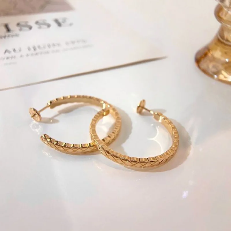 目を惹くカラー人気☆シャネル コピー ココ クラッシュ コレクション イヤリング 3色 J12094