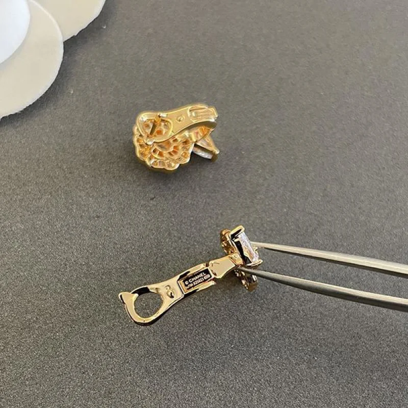 争奪戦シャネル カメリア ダイヤモンド ネックレス コピー sha95996