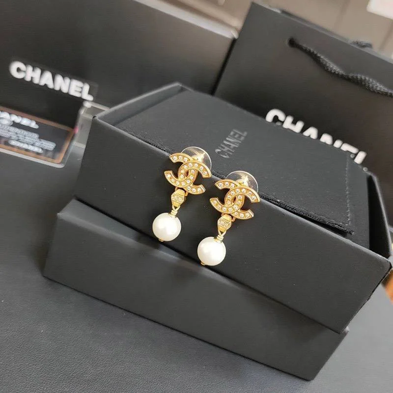 人気急上昇シャネル コピー CCロゴ レジン & ストラス ピアス shd54846