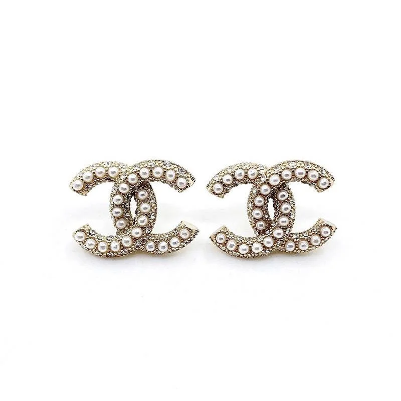 入手困難シャネル コピー CCロゴ レジン & ストラス ピアス she43849