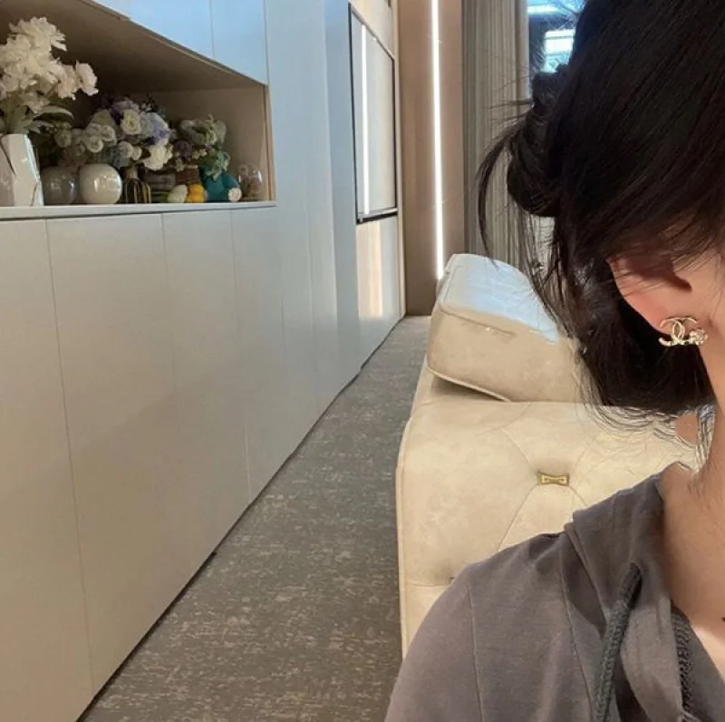 シャネル ピアス 偽物 CCマーク ピアス セレブ多数愛用 she95411