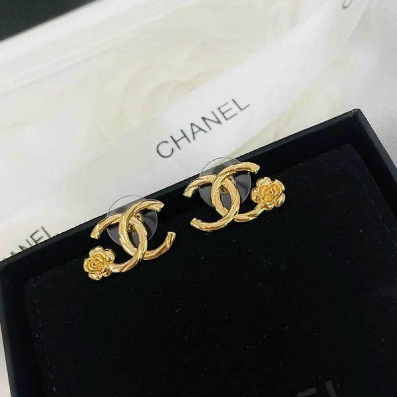 シャネル ピアス 偽物 CCマーク ピアス セレブ多数愛用 she95411