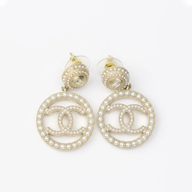 世界中で大人気♪シャネル 偽物 CCロゴ ピアス レジン & パール shn54546