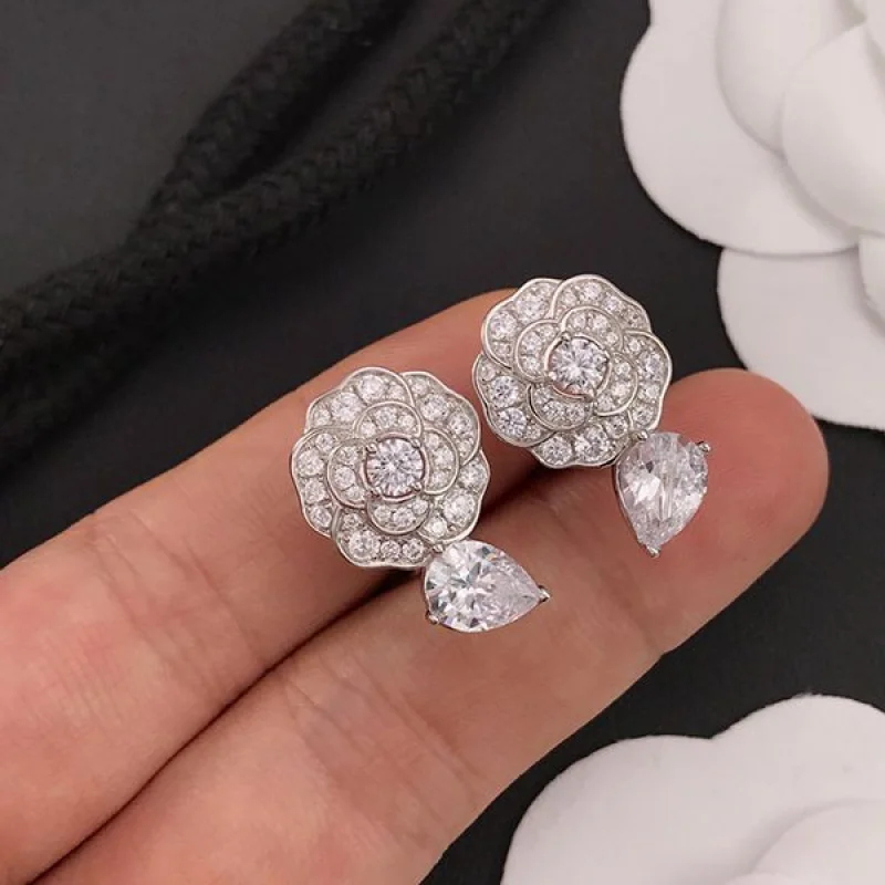 日本未発売 シャネル ホワイトゴールド ダイアモンド・ピアス コピー shq70548